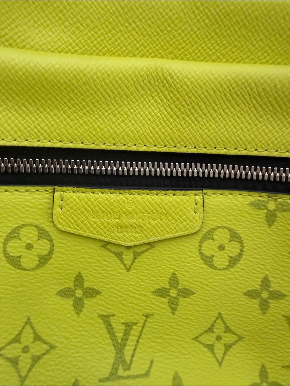 Louis Vuitton Taigarama Outdoor Messenger PM Jaune Yellow Crossbody Bag - Picture 3 of 6